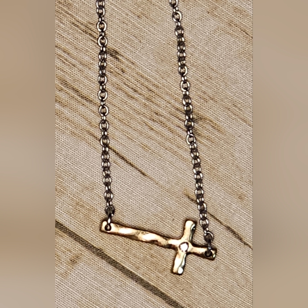 [JK Thirty-one] ✝️ Cross & Gem Necklace ♡ Silvertone chain